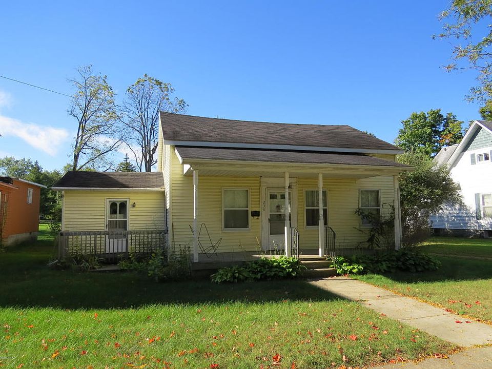 1st image of 236 E Orleans St