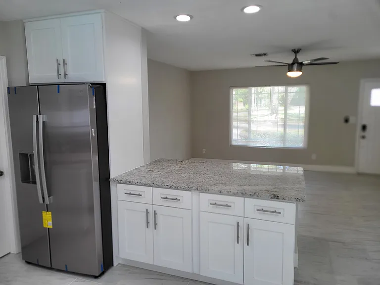 4659 Helena St NE — Photo 8