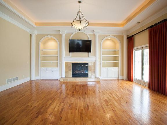 5th image of 1213 Greenridge Ln