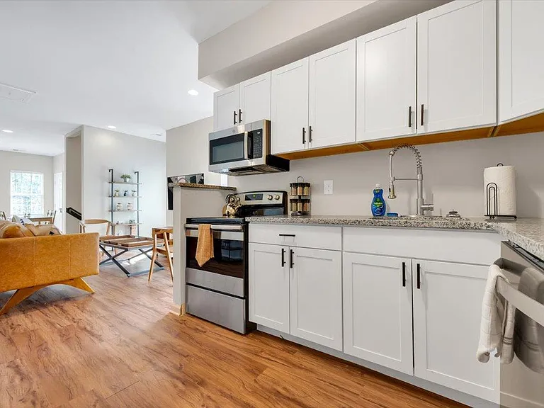 947 Palmetto Ave SW — Photo 15