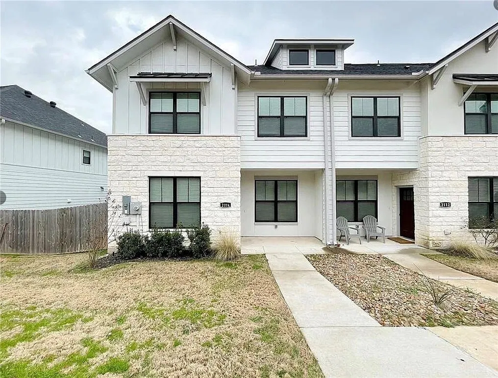 4 bed, 4.5 bath, 1864 sqft, $1,850 — Photo 1