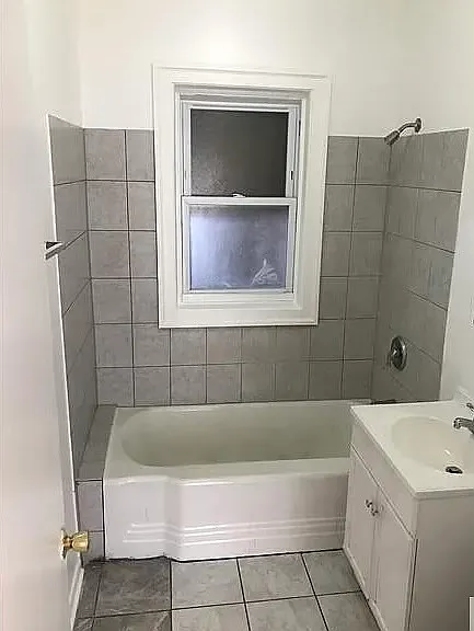 10925 S Vernon Ave #2 — Photo 6