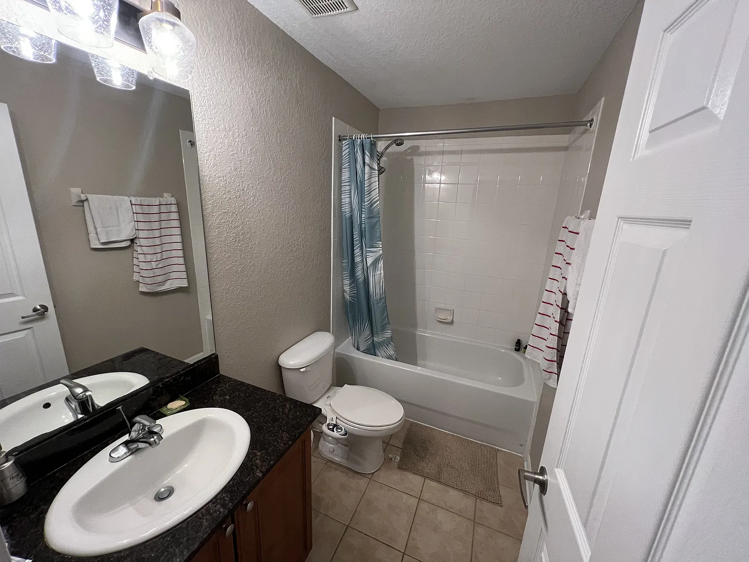 3 bed, 1900 sqft, $1,200 — Photo 4