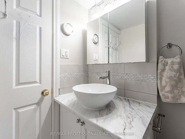 75 Glenburn Ct #111 — Photo 15