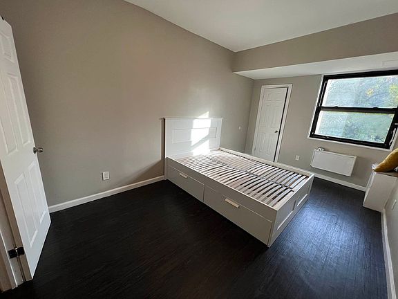 5th image of 830 Magenta St APT 3F