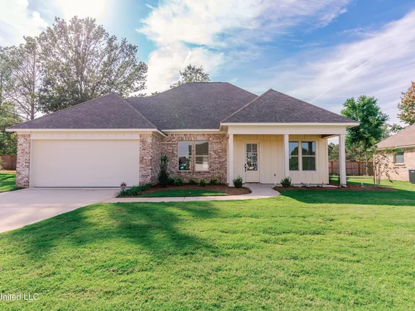 124 Trace Pointe Pl, Clinton, MS 39056