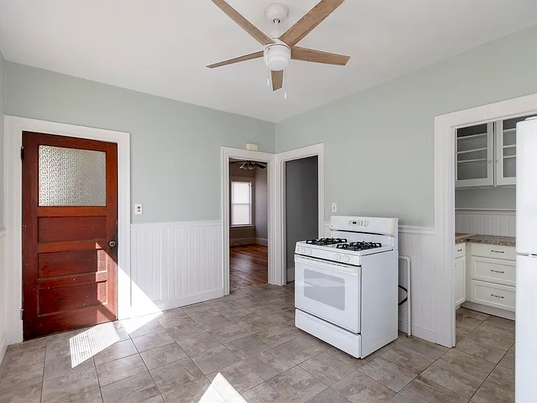 18 Meader St #1 — Photo 19