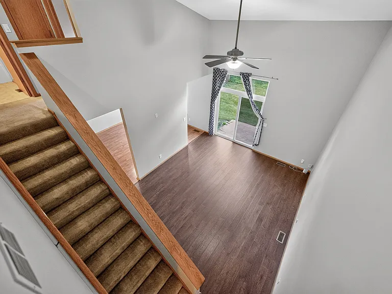 1110 Rose Dr — Photo 19