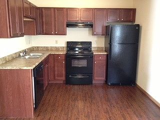 3rd image of 332 Rolling Meadow Ln