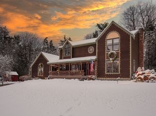 9 Morgan Rd, Hubbardston, MA 01452