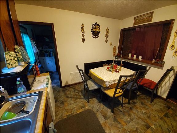 4th image of 1631 Pinedale Cir NW