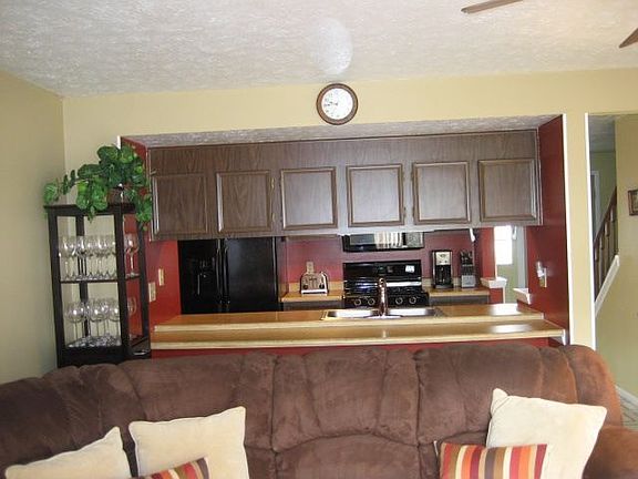 5th image of 19317 Puritas Ave