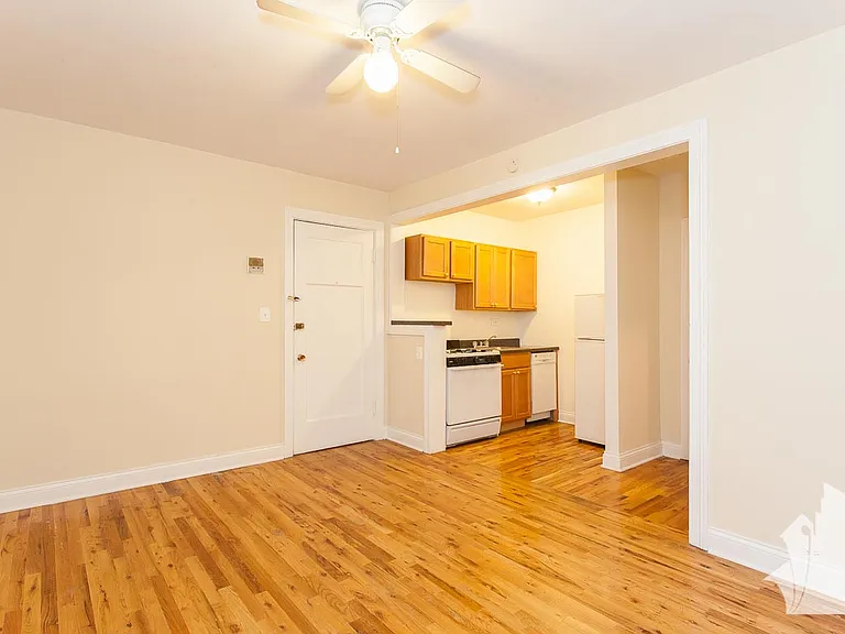 838 W Wolfram St — Photo 5