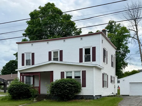 21 Emory St, Morrisonville, NY 12962
