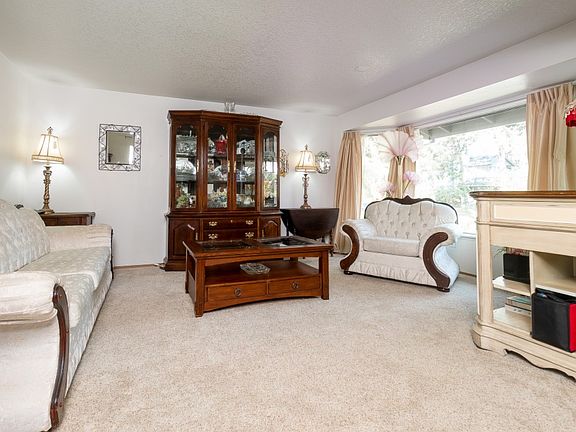 4th image of 9602 165th St. Ct. E.