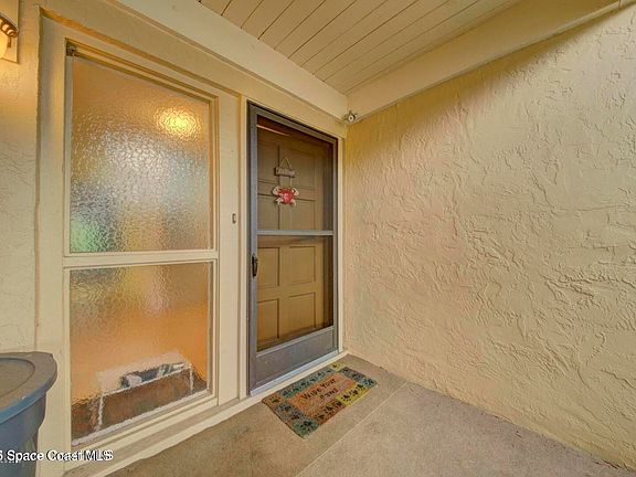 4th image of 227 Augusta Way