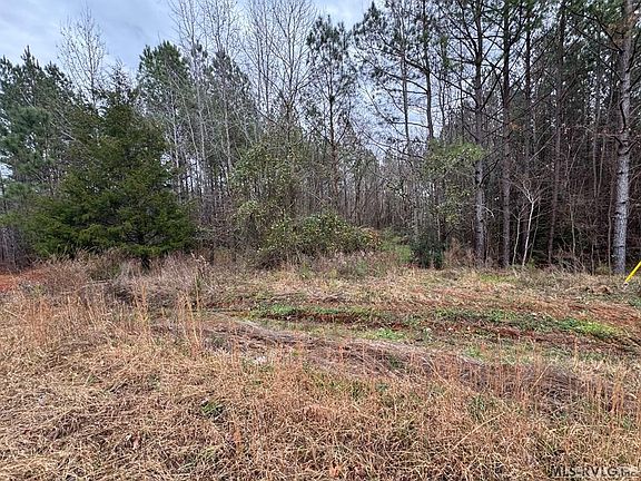 3rd image of 124 Maude Ln