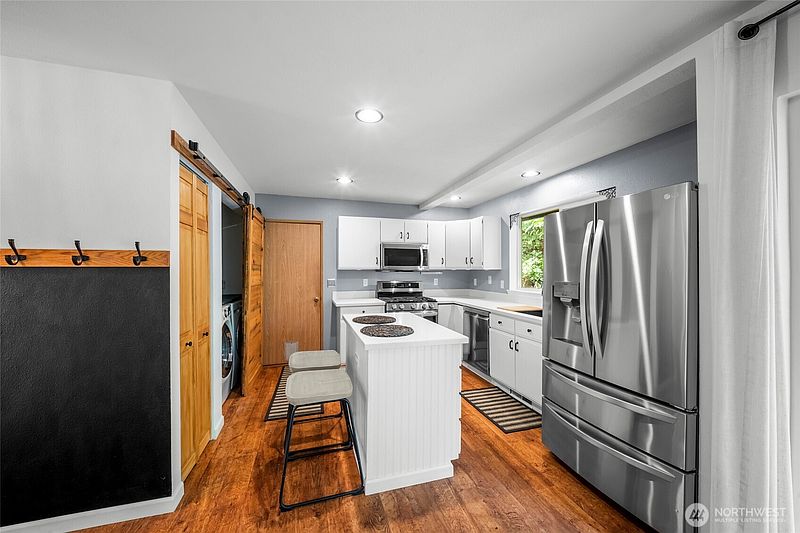 3rd image of 5304 Box Elder Court SW