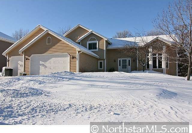 Home for Sale in Lakeville, MN $288,750