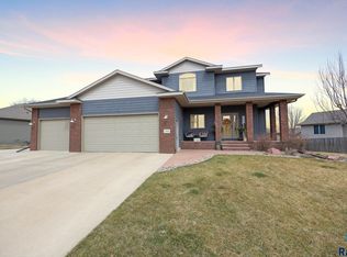 1808 S Parkview Blvd, Brandon, SD 57005