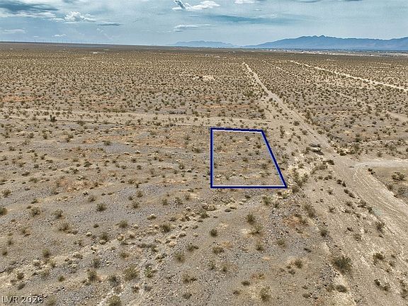 4th image of 1540 Dynamite Rd