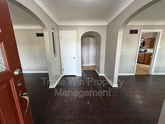 2nd image of 1629 Redman Rd