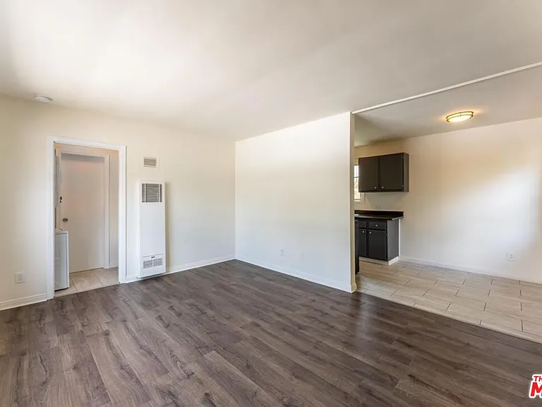 10708 1/2 Moorpark St — Photo 5