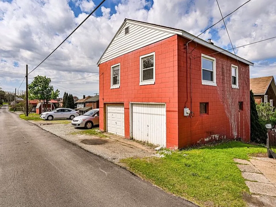 905 Highland Ave