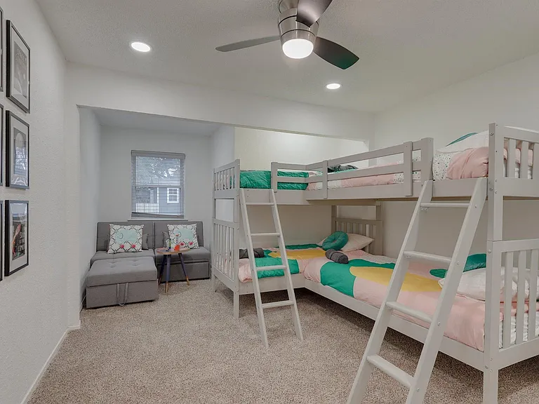 6048 Holiday Ln — Photo 31