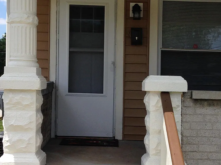 1412 Shelby St — Photo 2