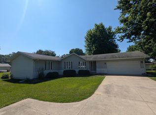 475 1st Ave SW, Glenville, MN 56036