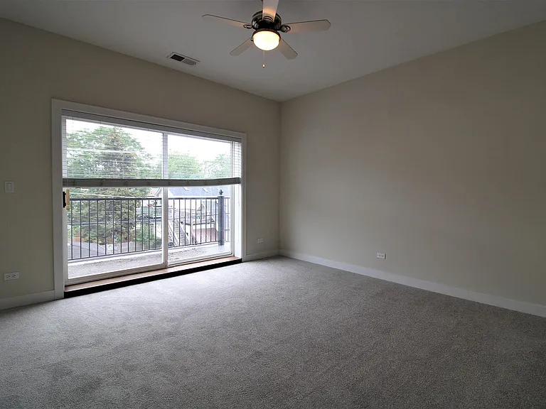 HIGHPOINT Albany Park on Montrose — Photo 36