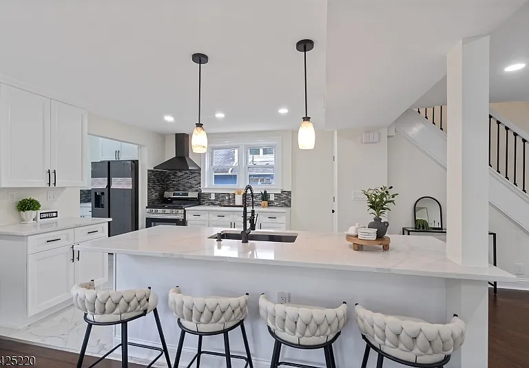 6 Dawes Ave — Photo 9