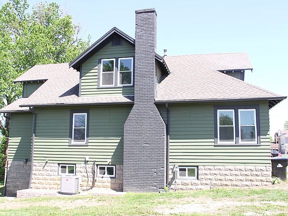 3rd image of 115 Ming St