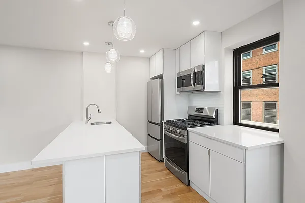 Sold by Modlin Group | media 3