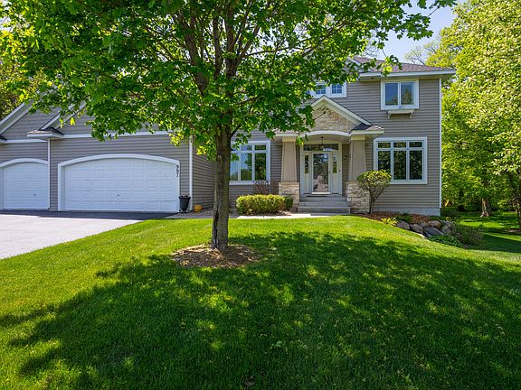 3rd image of 997 Woods Creek Dr
