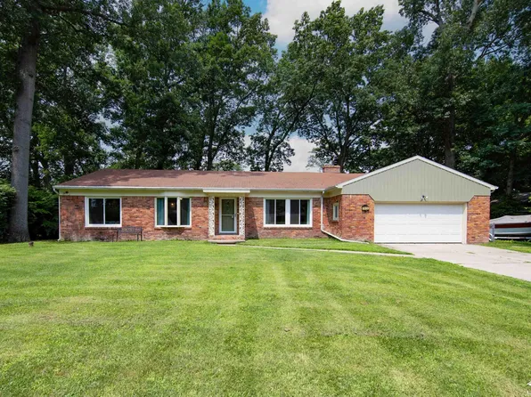 3424 Deepwood Dr, Lambertville, MI 48144