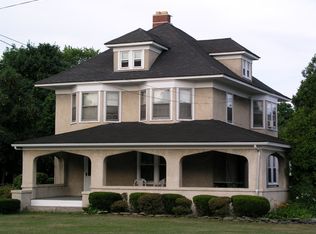 25 Lake Ave, Center Moriches, NY 11934