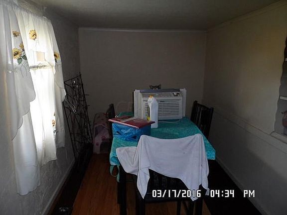 5th image of 22 N Buena Vista St