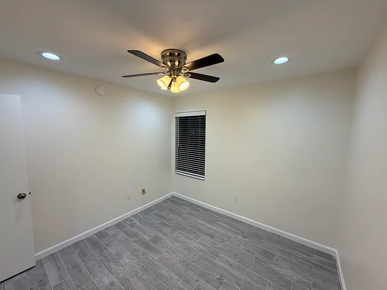 9424 Twin Trails Dr #103 — Photo 26