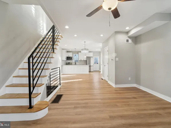 377 Stevens St, Philadelphia, PA 19111