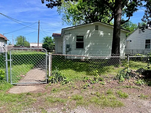 3743 S Tacoma Ave Photo 1