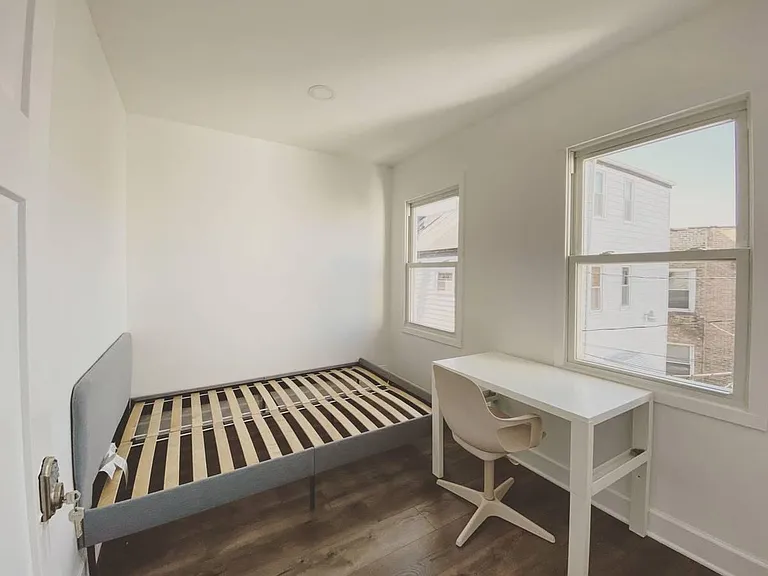 1237 Emerson St #A — Photo 2