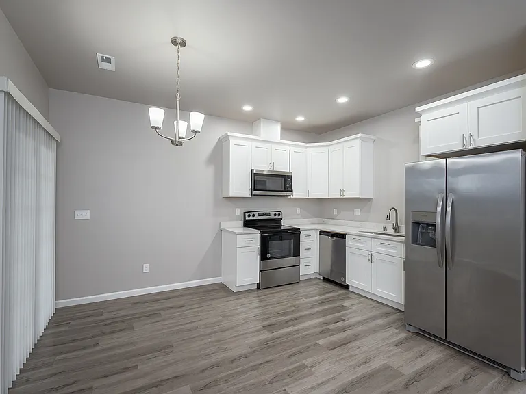9646 Goodrich Rd SE #A-B — Photo 5