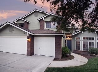 1525 E Omaha Ave, Fresno, CA