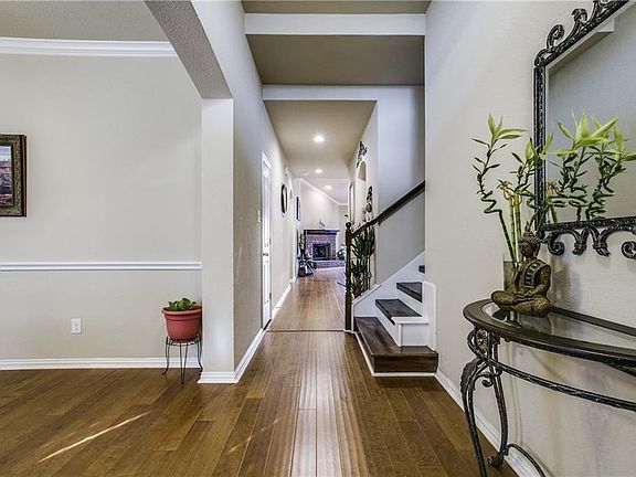 2nd image of 3405 Lorenzo Dr