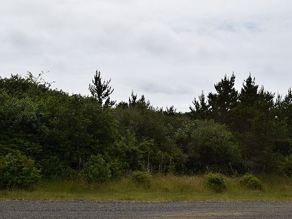 5th image of 177 Marine View Dr SE