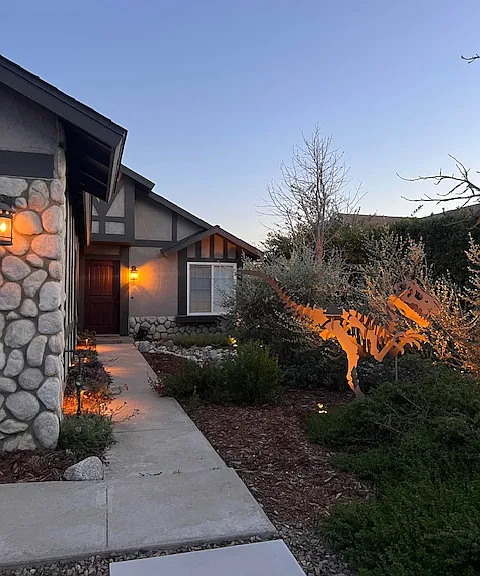 14273 Parkview Dr — Photo 2