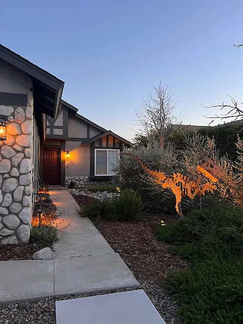 Building Photo - 14273 Parkview Dr
