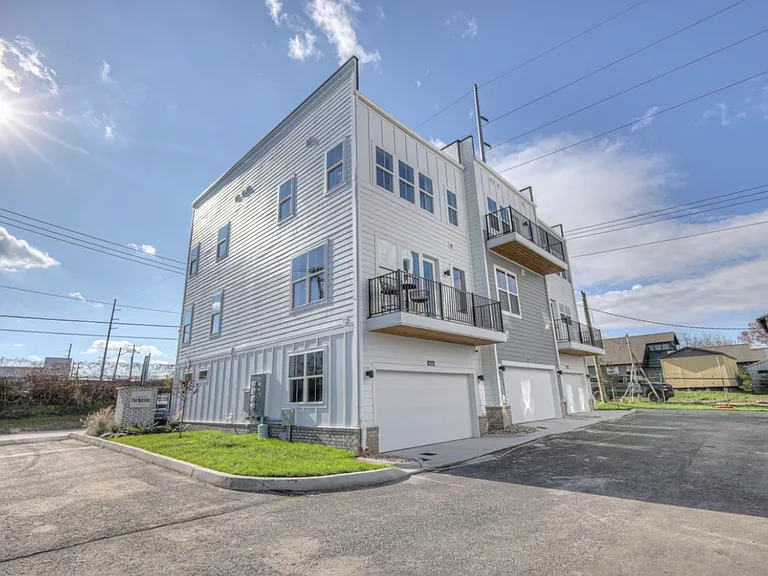 4114 Indiana Ave — Photo 21
